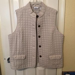 Button Down Quilted Vest.  Color: Egg Shell Off- White  / Size XL.